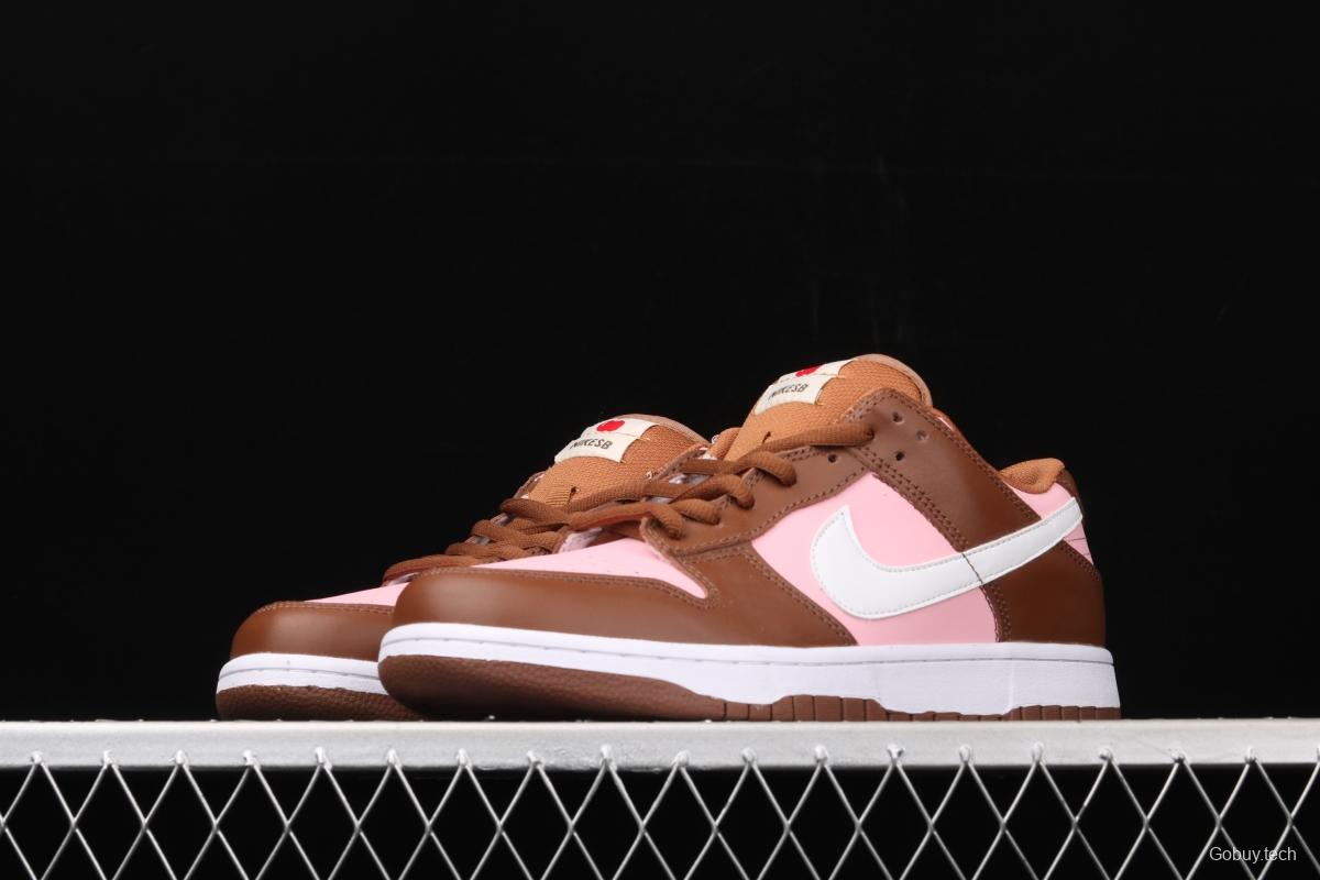 Stussy x SB DUNK Low Pro Cherry cherry pink brown skateboard shoes with low uppers 304292-671